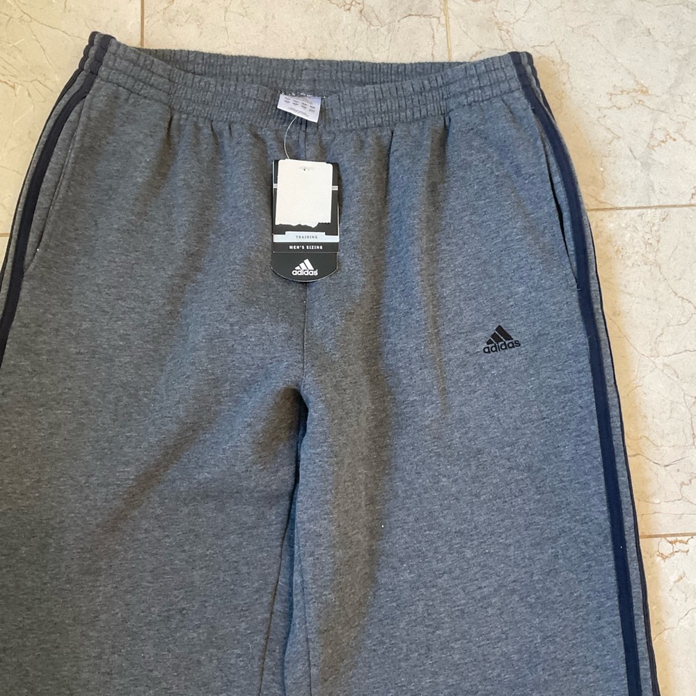 Adidas Sweat Pants NWT, grey with black leg stripes, fleece, Men’s Sz XL - Picture 2 of 12